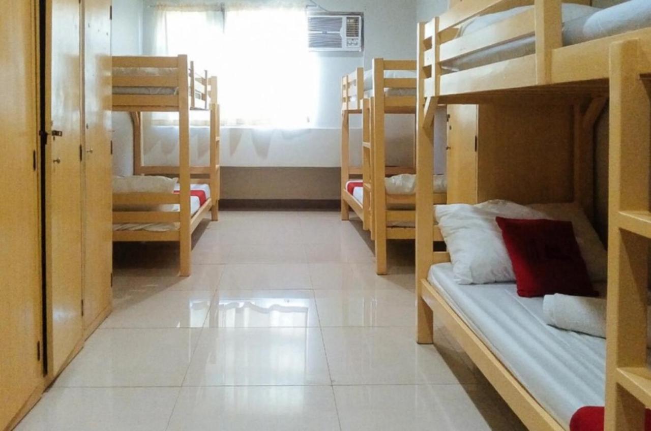 Отель Reddoorz Near Cebu Metropolitan Cathedral Экстерьер фото