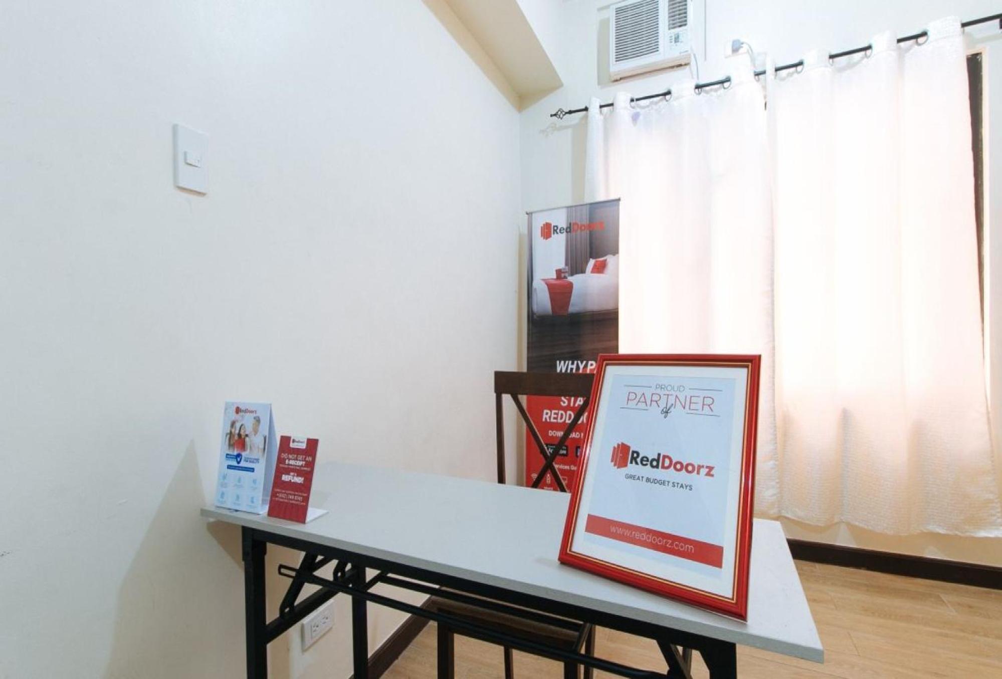 Отель Reddoorz Near Cebu Metropolitan Cathedral Экстерьер фото