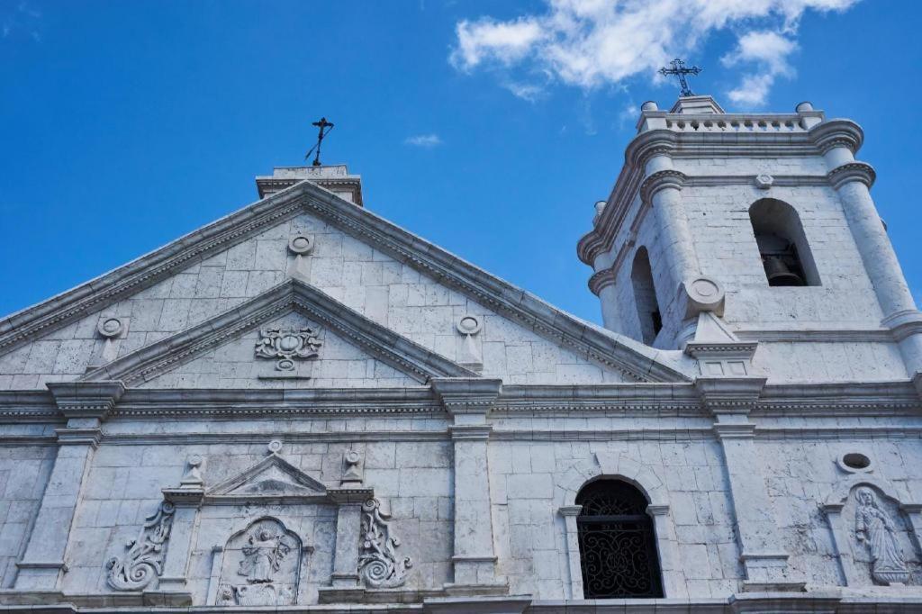 Отель Reddoorz Near Cebu Metropolitan Cathedral Экстерьер фото
