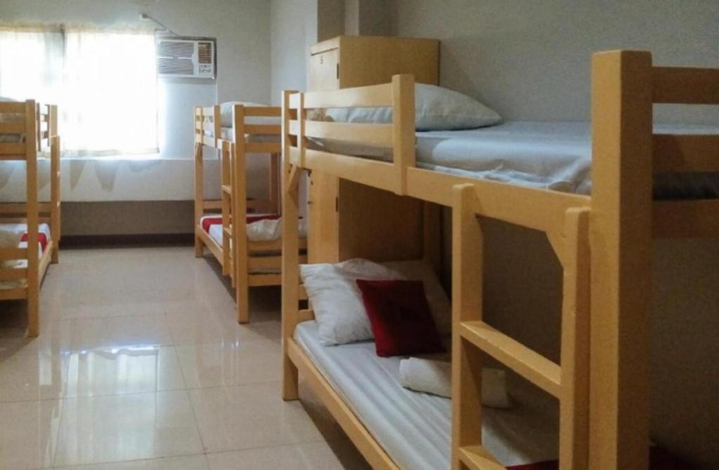 Отель Reddoorz Near Cebu Metropolitan Cathedral Экстерьер фото