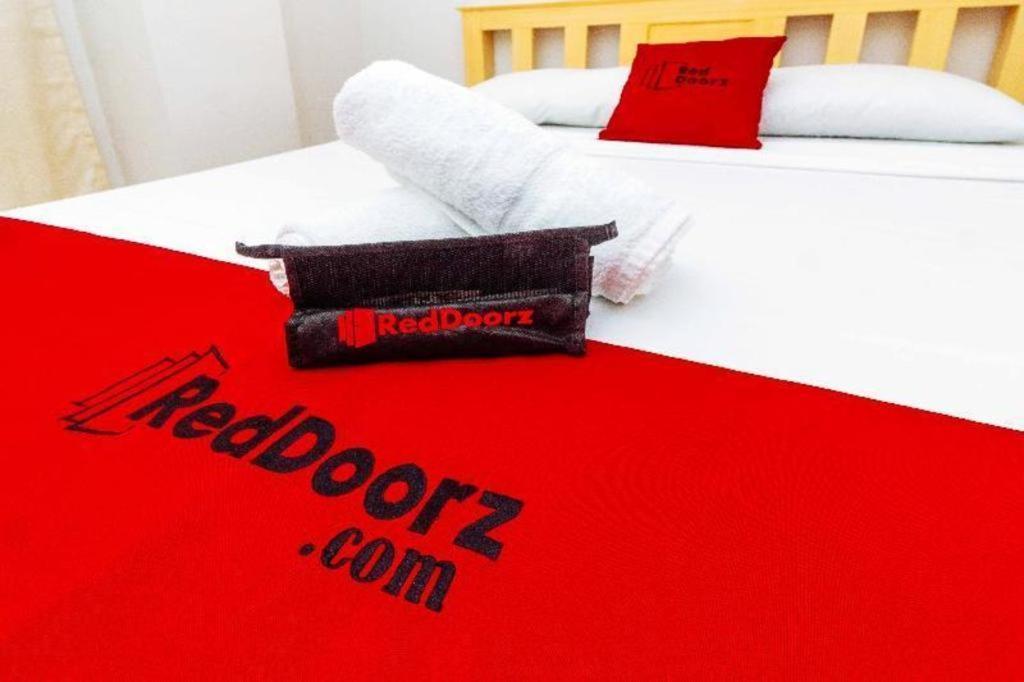 Отель Reddoorz Near Cebu Metropolitan Cathedral Экстерьер фото