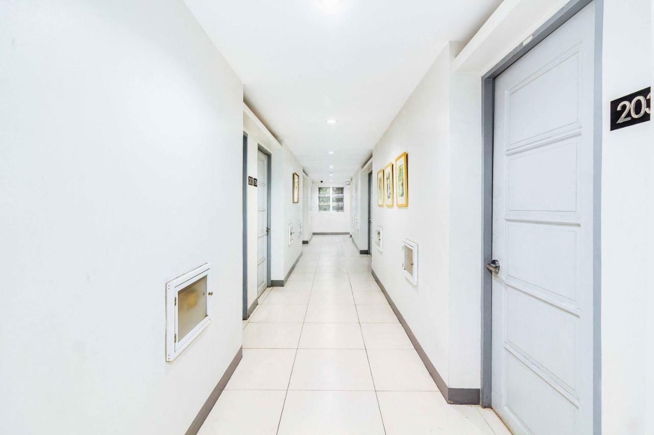 Отель Reddoorz Near Cebu Metropolitan Cathedral Экстерьер фото