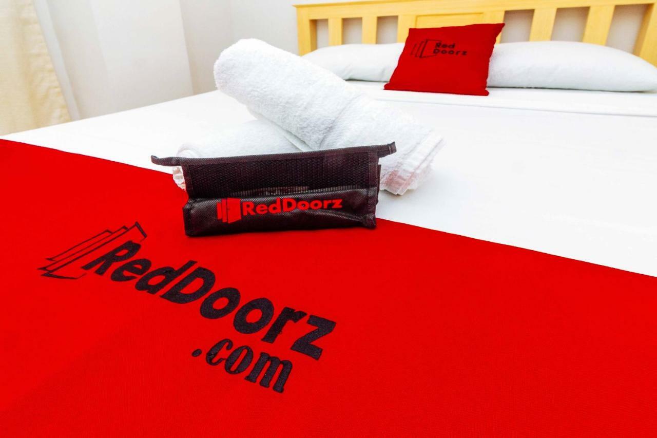 Отель Reddoorz Near Cebu Metropolitan Cathedral Экстерьер фото
